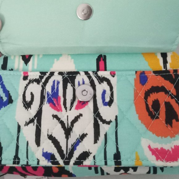 VERA BRADLEY | All-in-one Crossbody Purse - Picture 2 of 10